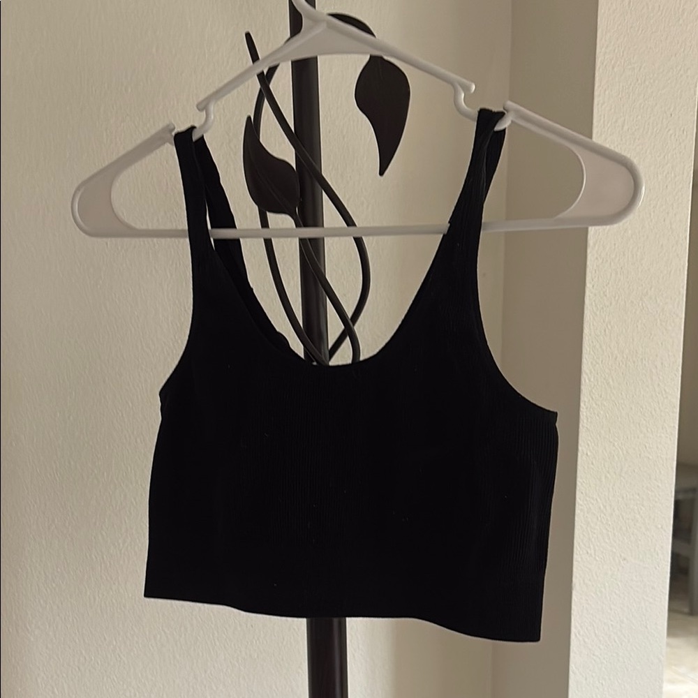 Black Sleeveless Crop Top